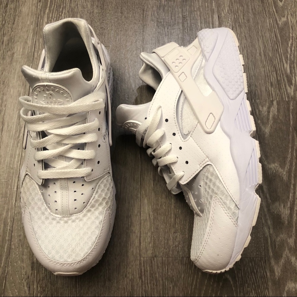⭐️SOLD⭐️ Nike Air Huarache Triple White 318429-111 - Picture 9 of 11